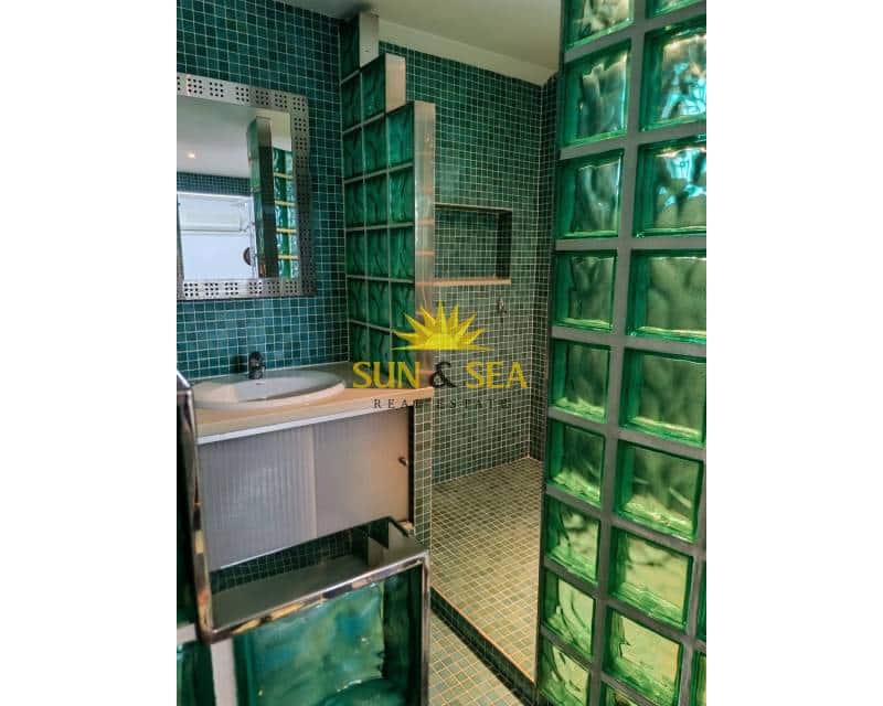 Chalet de 4 habitaciones en Gran Alacant en alquiler con piscina garaje - 3.000 € (Ref: 9374061)