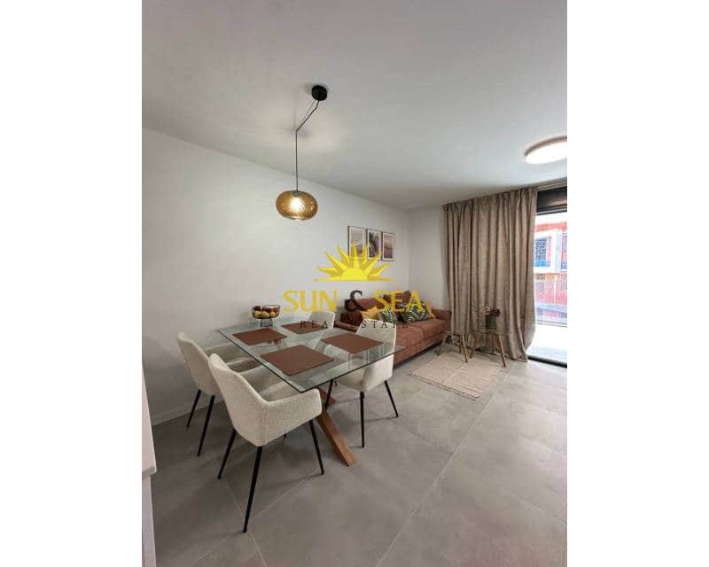 2 soverom Leilighet til leie i Dehesa de Campoamor med svømmebasseng - € 1 300 (Ref: 9374303)