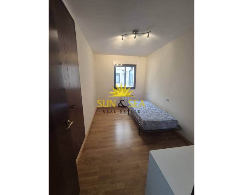 3 bedroom Apartment for rent in La Nora with pool garage - € 1,100 (Ref: 9378137)