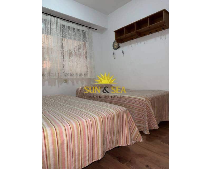 2 sypialnia Apartament do wynajęcia w Torrevieja z garażem - 900 € (Ref: 9378403)