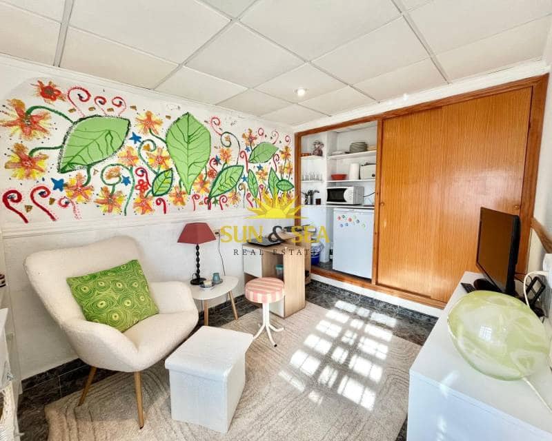 1 slaapkamer Penthouse te huur in Los Balcones met zwembad - € 600 (Ref: 9378404)