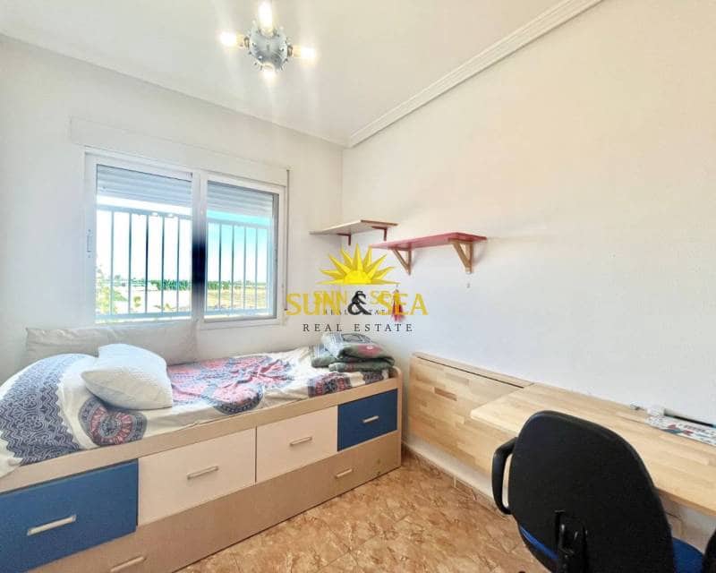 2 makuuhuone Huoneisto myytävänä paikassa Los Narejos mukana uima-altaan - 135 000 € (Ref: 9378458)