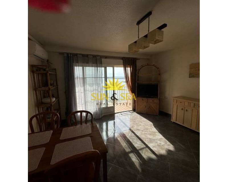 3 makuuhuone Huoneisto myytävänä paikassa Torrevieja mukana uima-altaan - 300 000 € (Ref: 9378459)