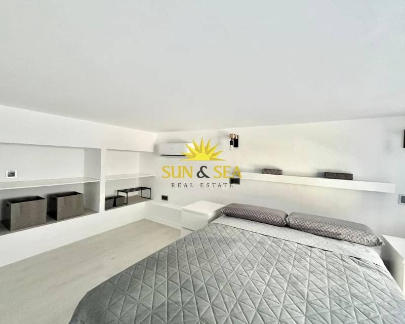 Apartamento de 1 habitación en Torrevieja en alquiler - 850 € (Ref: 9380715)