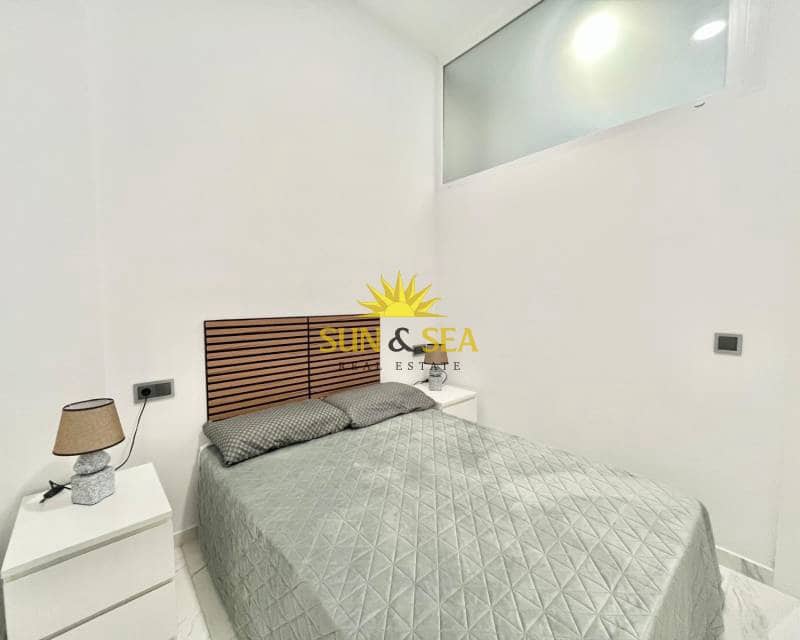 Appartement de 1 chambre à louer à Torrevieja - 800 € (Ref: 9380717)