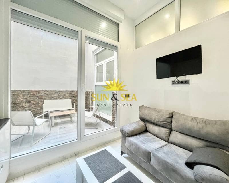 Appartement de 1 chambre à louer à Torrevieja - 800 € (Ref: 9380717)