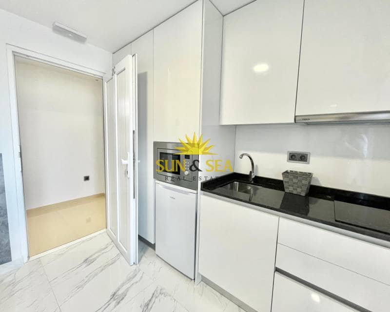 1 soverom Leilighet til leie i Torrevieja - € 600 (Ref: 9383255)