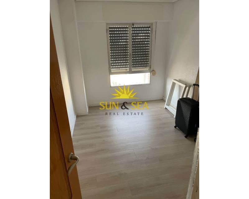 Apartamento de 3 habitaciones en Crevillente / Crevillent en alquiler - 750 € (Ref: 9383256)