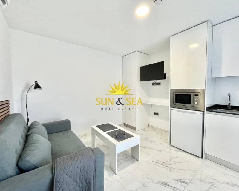 1 soverom Leilighet til leie i Torrevieja - € 650 (Ref: 9383259)