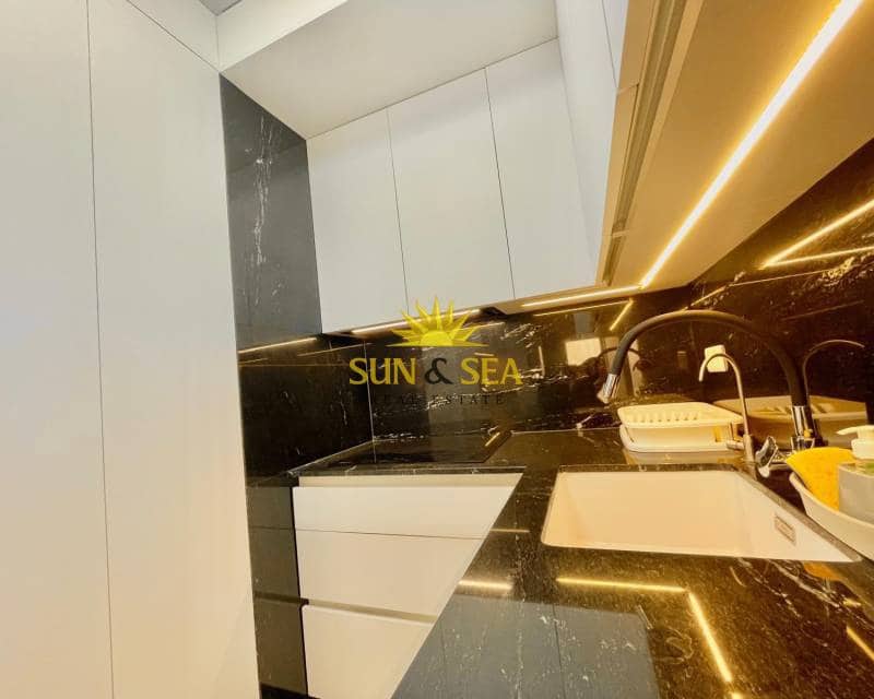 2 bedroom Apartment for rent in Los Alcazares with garage - € 650 (Ref: 9383881)