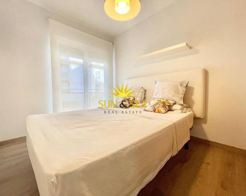 2 makuuhuone Huoneisto vuokrattavana paikassa Isla Plana mukana uima-altaan 
autotalli - 1 000 € (Ref: 9386888)