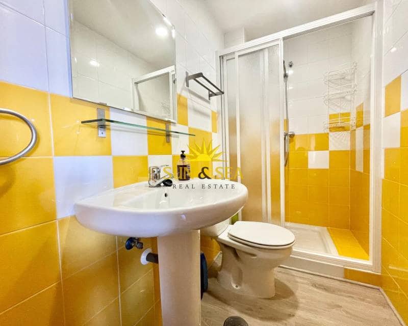 2 makuuhuone Huoneisto vuokrattavana paikassa Isla Plana mukana uima-altaan 
autotalli - 1 000 € (Ref: 9386888)