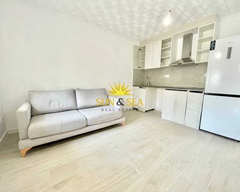 1 slaapkamer Villa te huur in San Fulgencio - € 700 (Ref: 9386889)