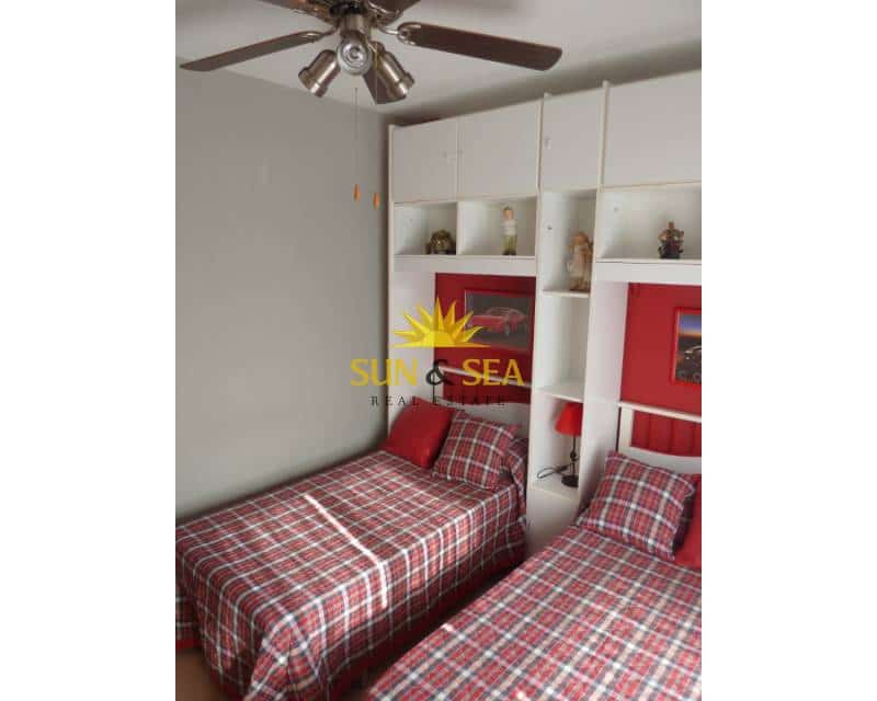 Appartement de 2 chambres à louer à Playa de San Juan avec piscine garage - 1 100 € (Ref: 9386890)