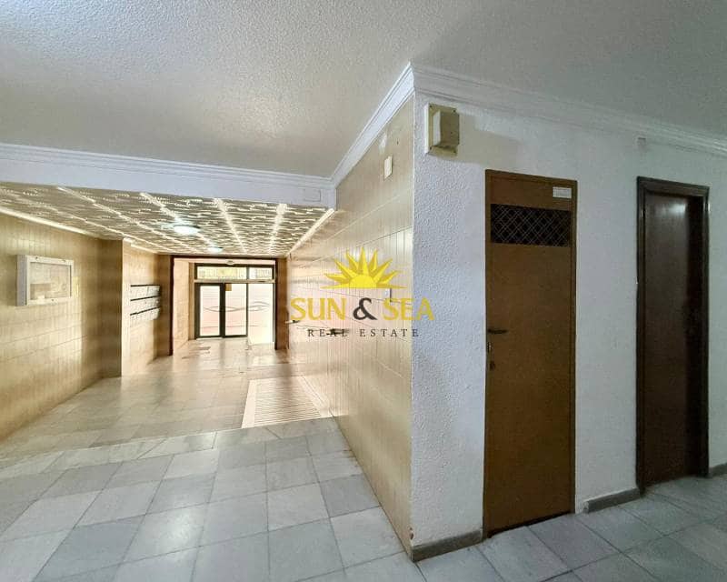 2 chambre Appartement à vendre à Torrevieja avec garage - 155 000 € (Ref: 9388522)