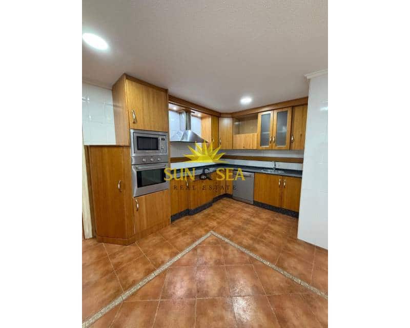 3 bedroom Apartment for rent in Elda - € 700 (Ref: 9389936)