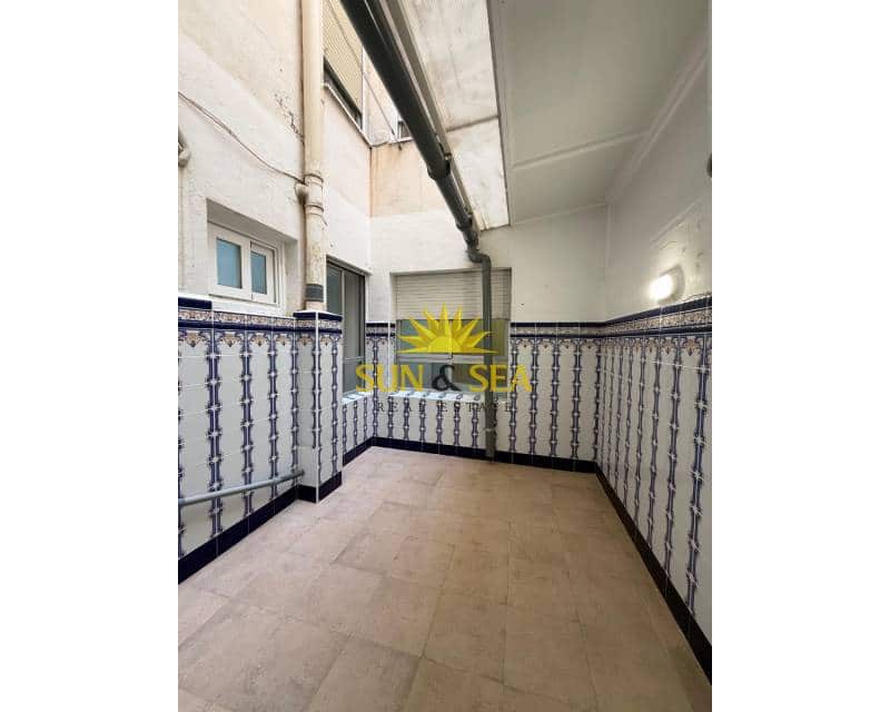 3 bedroom Apartment for rent in Elda - € 700 (Ref: 9389936)