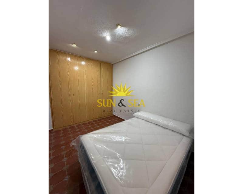 3 bedroom Apartment for rent in Elda - € 700 (Ref: 9389936)