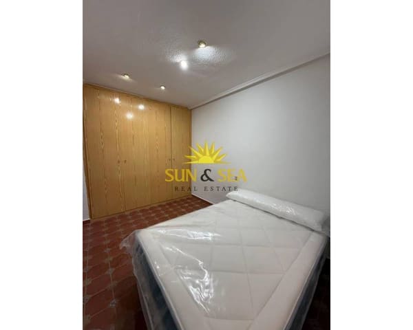 3 bedroom Apartment for rent in Elda - € 700 (Ref: 9389936)