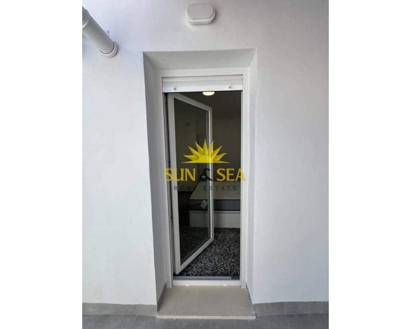 5 chambre Appartement à vendre à Torrevieja - 186 000 € (Ref: 9395435)