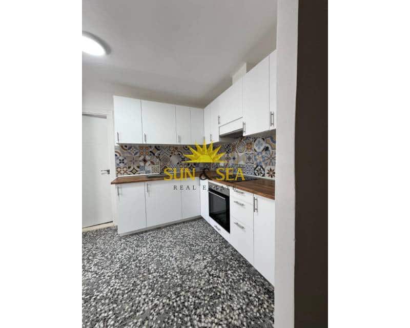 5 chambre Appartement à vendre à Torrevieja - 186 000 € (Ref: 9395435)