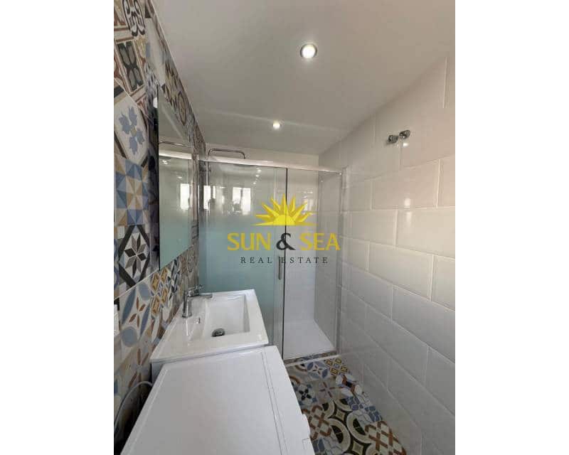 5 chambre Appartement à vendre à Torrevieja - 186 000 € (Ref: 9395435)