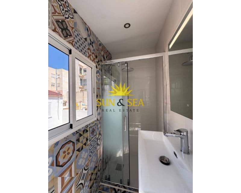 5 chambre Appartement à vendre à Torrevieja - 186 000 € (Ref: 9395435)