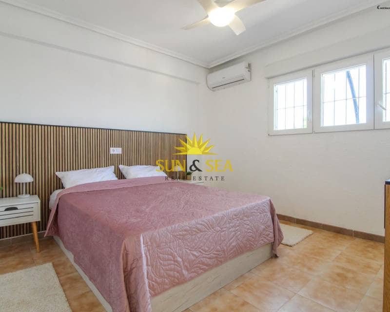 2 soverom Penthouse til salgs i Orihuela Costa - € 247 000 (Ref: 9395436)