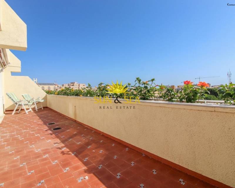 2 soverom Penthouse til salgs i Orihuela Costa - € 247 000 (Ref: 9395436)