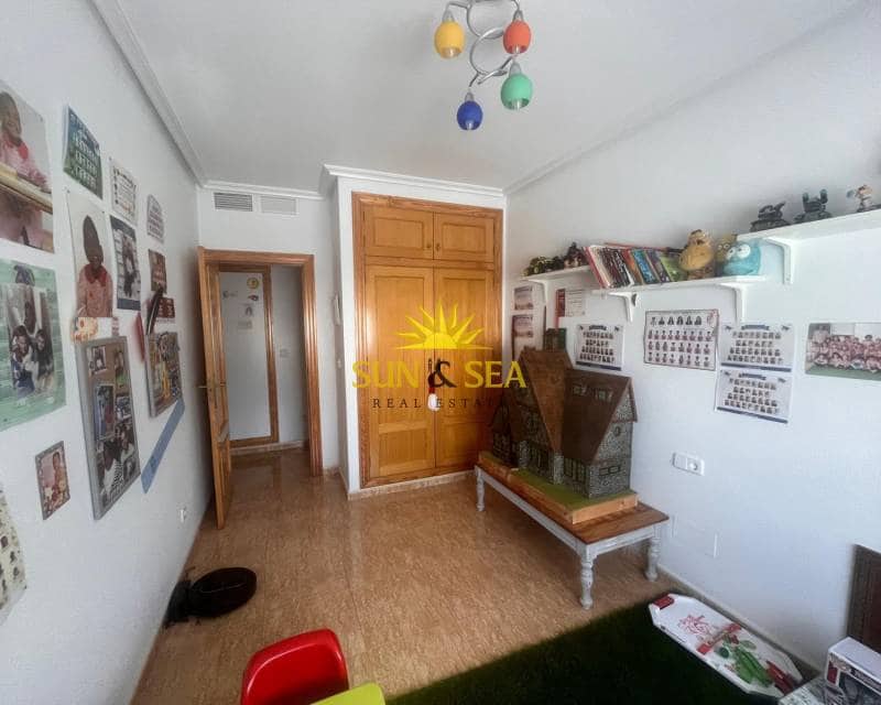 4 bedroom Villa for sale in San Pedro del Pinatar with garage - € 289,000 (Ref: 9396749)