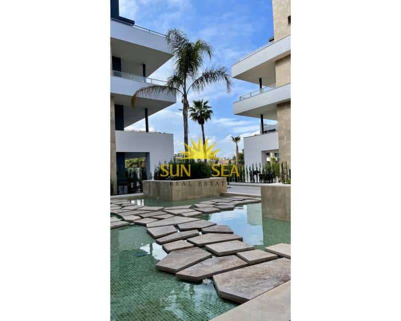 Penthouse de 2 chambres à louer à Playa Flamenca avec piscine garage - 1 800 € (Ref: 9396751)