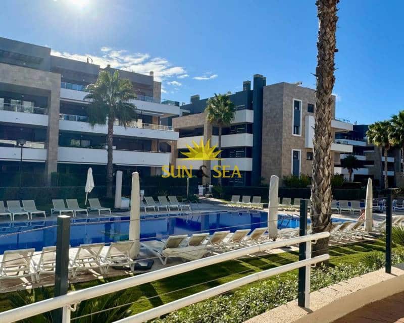Penthouse de 2 chambres à louer à Playa Flamenca avec piscine garage - 1 800 € (Ref: 9396751)