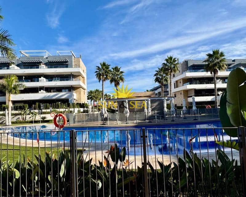 Penthouse de 2 chambres à louer à Playa Flamenca avec piscine garage - 1 800 € (Ref: 9396751)