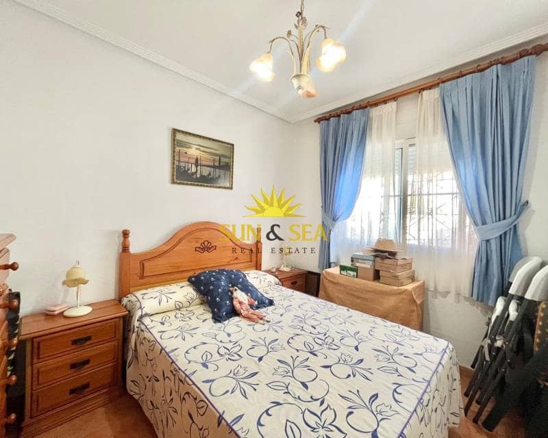 2 camera da letto Villa da affittare in Torrevieja con piscina garage - 1.250 € (Rif: 9396846)