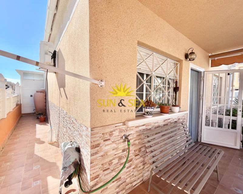 2 camera da letto Villa da affittare in Torrevieja con piscina garage - 1.250 € (Rif: 9396846)
