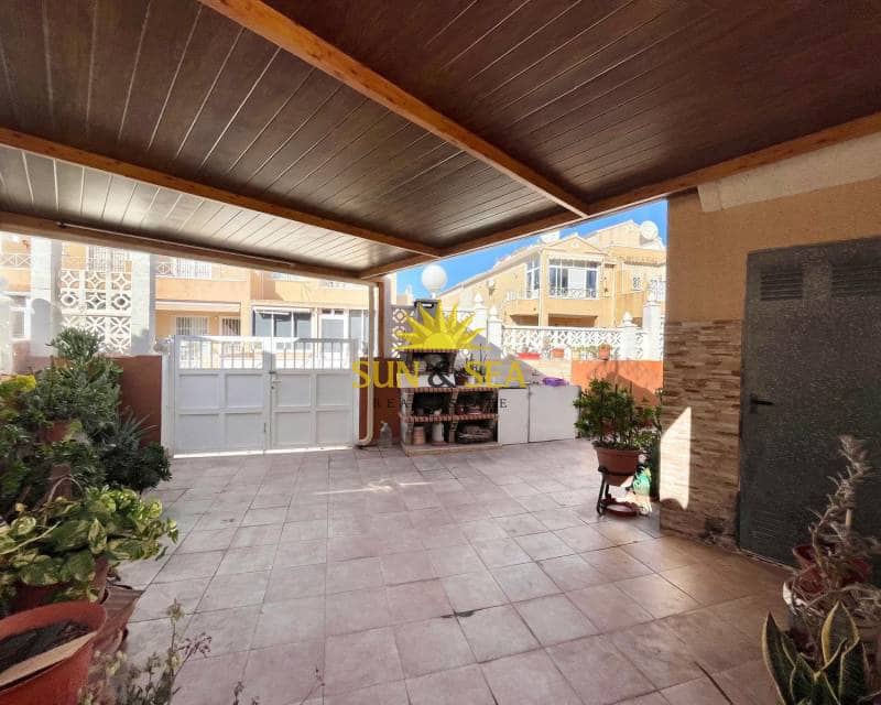 2 camera da letto Villa da affittare in Torrevieja con piscina garage - 1.250 € (Rif: 9396846)