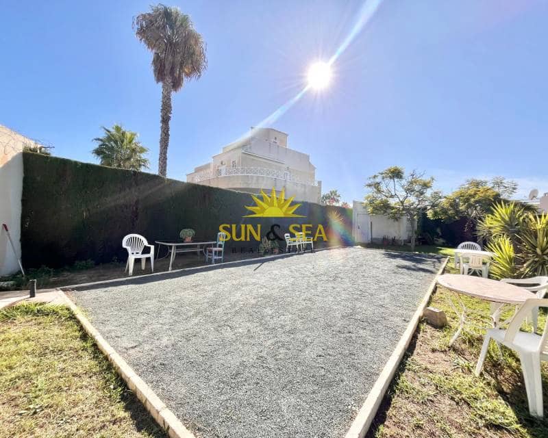 2 camera da letto Villa da affittare in Torrevieja con piscina garage - 1.250 € (Rif: 9396846)