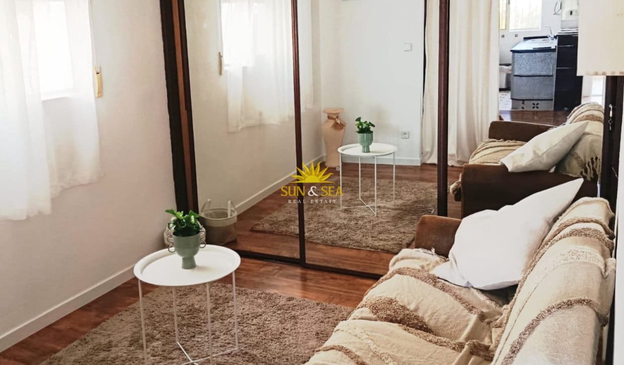 2 bedroom Villa for rent in El Campello with pool - € 1,050 (Ref: 9396847)