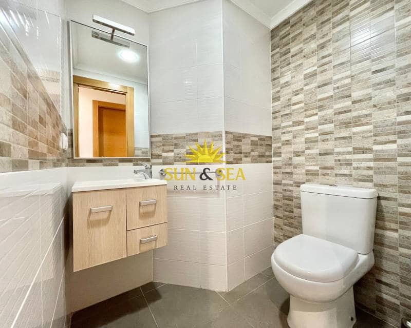 3 sypialnia Apartament na sprzedaż w Torrevieja - 200 000 € (Ref: 9397889)