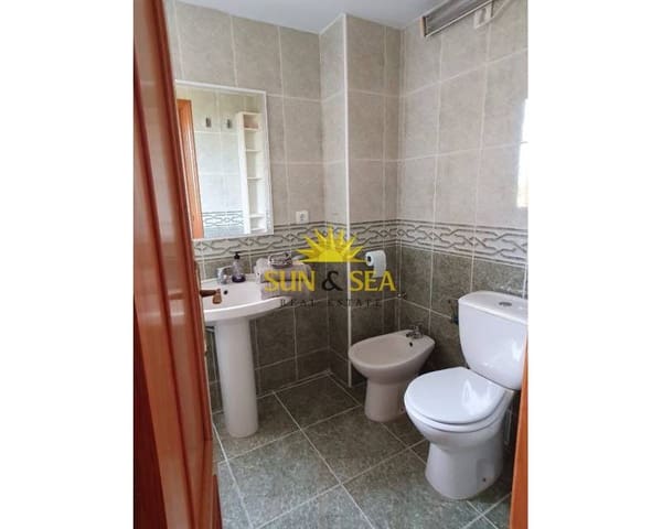 3 soveværelse Lejlighed til leje i Playa de San Juan, Alicante by med swimmingpool garage - € 1.100 (Ref: 9397890)