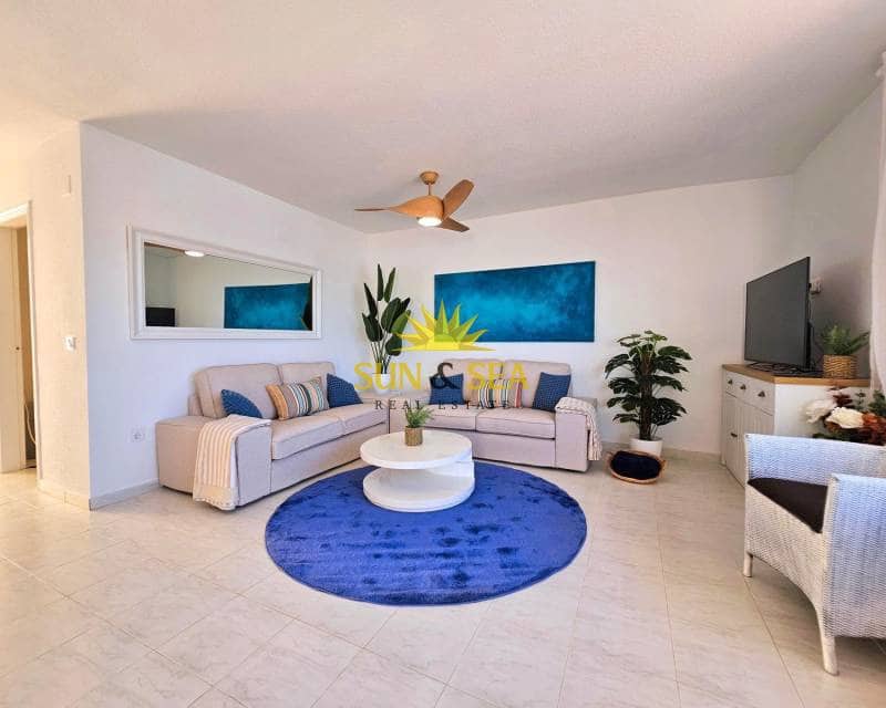 4 soveværelse Lejlighed til leje i La Manga del Mar Menor med swimmingpool - € 3.000 (Ref: 9400164)