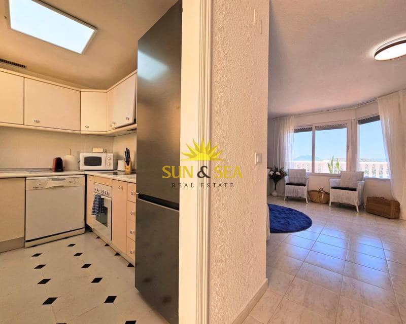 4 soveværelse Lejlighed til leje i La Manga del Mar Menor med swimmingpool - € 3.000 (Ref: 9400164)