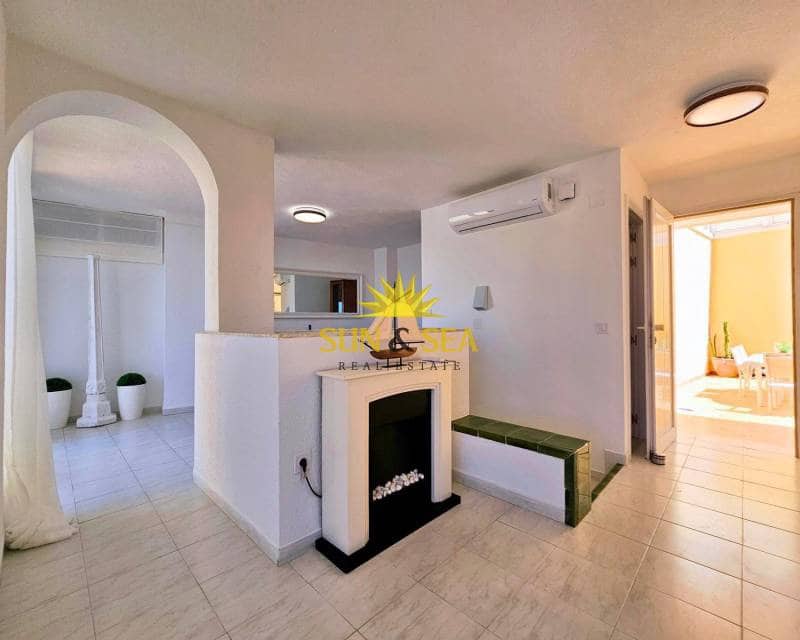 4 soveværelse Lejlighed til leje i La Manga del Mar Menor med swimmingpool - € 3.000 (Ref: 9400164)