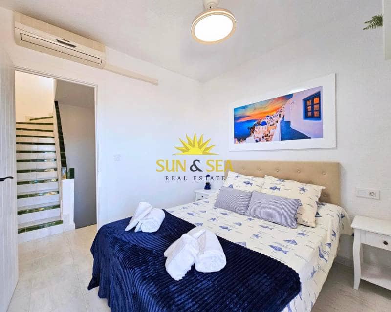 4 soveværelse Lejlighed til leje i La Manga del Mar Menor med swimmingpool - € 3.000 (Ref: 9400164)