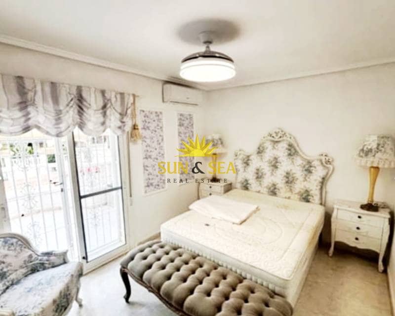 Chalet de 3 habitaciones en Benijófar en venta - 189.995 € (Ref: 9401071)