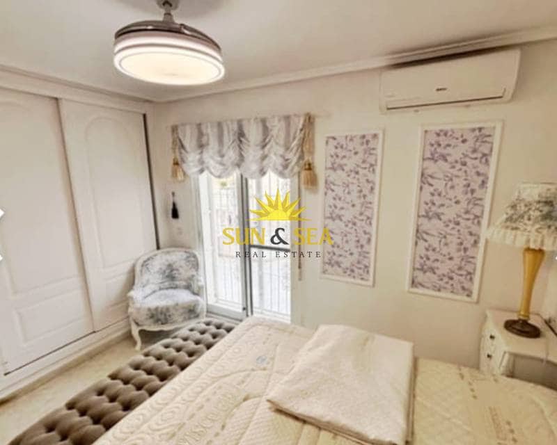 Chalet de 3 habitaciones en Benijófar en venta - 189.995 € (Ref: 9401071)