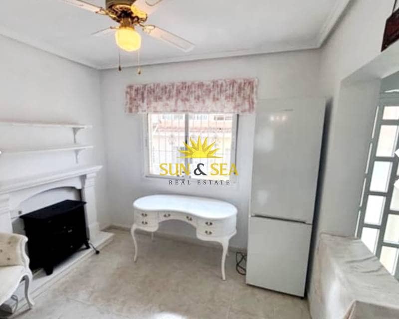 Chalet de 3 habitaciones en Benijófar en venta - 189.995 € (Ref: 9401071)