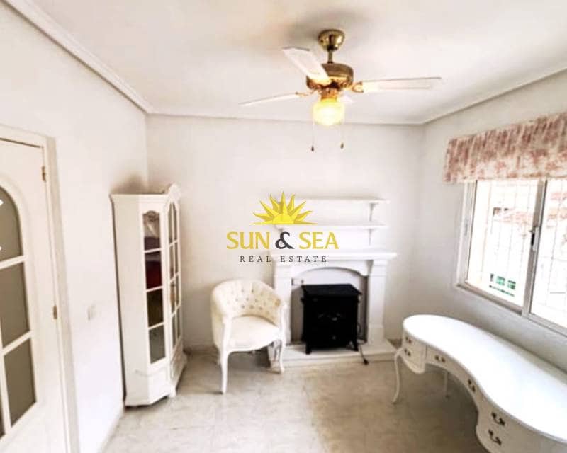 Chalet de 3 habitaciones en Benijófar en venta - 189.995 € (Ref: 9401071)