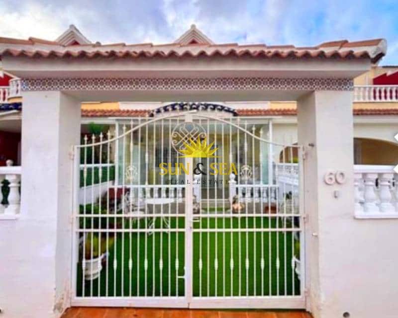 Chalet de 3 habitaciones en Benijófar en venta - 189.995 € (Ref: 9401071)