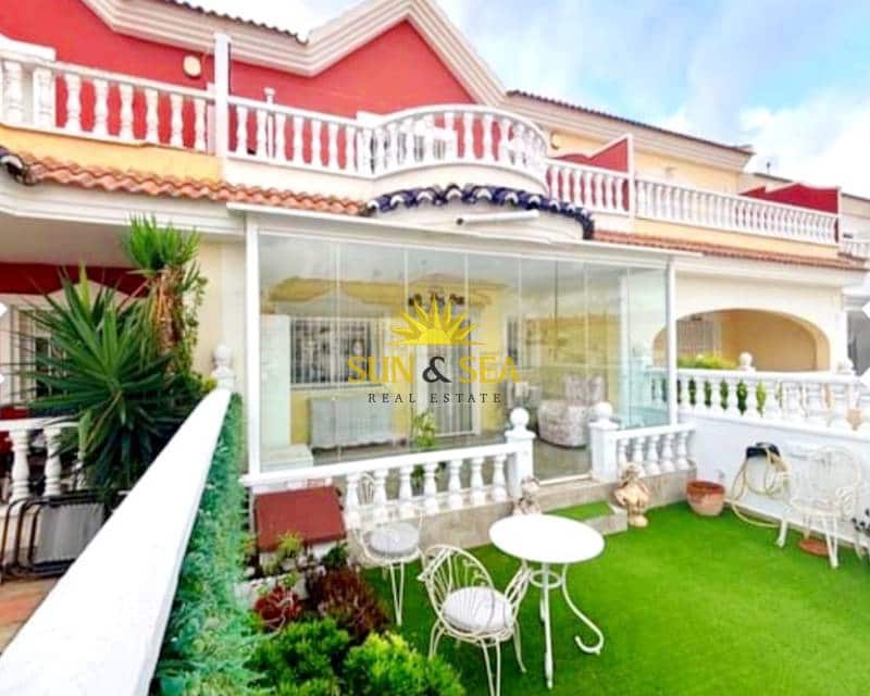 Chalet de 3 habitaciones en Benijófar en venta - 189.995 € (Ref: 9401071)